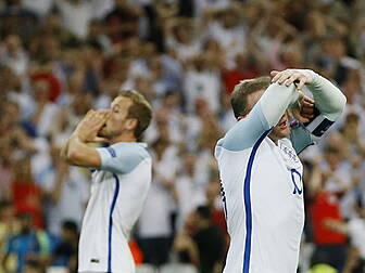 England look for cutting edge...